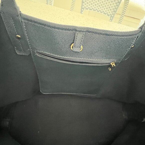 C. Wonder Signature Tote with Shoulder Straps - Picture 11 of 11